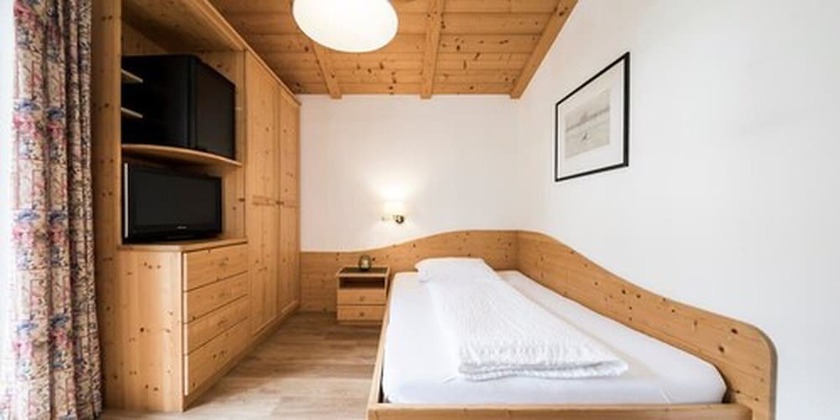 Imagen de la habitación del Hotel Torgglhof Kaltern. Foto 9