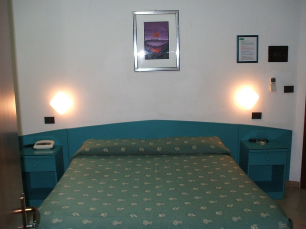 Imagen de la habitación del Hotel Torino, Brindisi. Foto 5