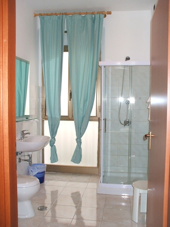 Imagen de la habitación del Hotel Torino, Brindisi. Foto 8