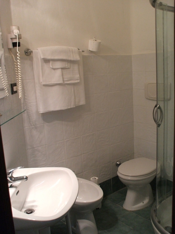 Imagen de la habitación del Hotel Torino, Brindisi. Foto 10