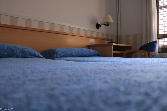 Imagen de la habitación del Hotel Torino, El Masnou. Foto 7