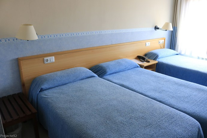 Imagen de la habitación del Hotel Torino, El Masnou. Foto 11