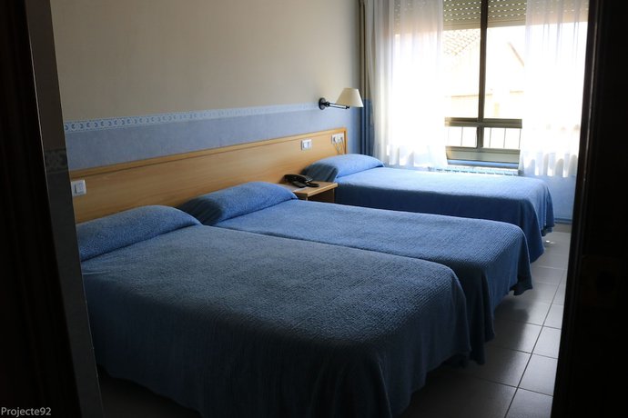 Imagen de la habitación del Hotel Torino, El Masnou. Foto 17