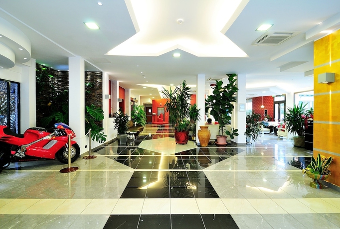 Imagen de los interiores del Hotel Torino Wellness and Spa. Foto 12
