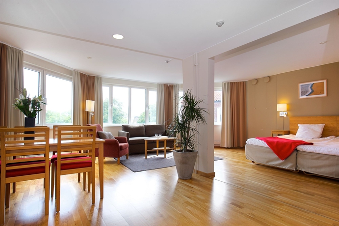 Imagen de los interiores del Hotel Tornet. Foto 8