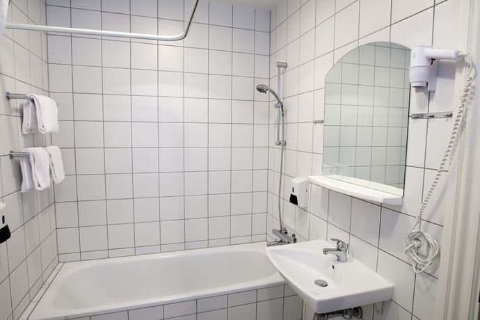 Imagen de la habitación del Hotel Torn&oslash;es. Foto 8