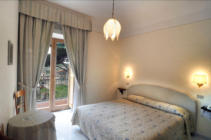 Imagen de la habitación del Hotel Toro. Foto 9