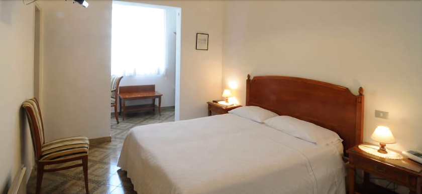 Imagen de la habitación del Hotel Toro. Foto 11