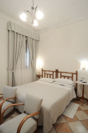 Imagen de la habitación del Hotel Toro. Foto 13