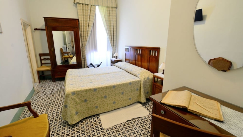 Imagen de la habitación del Hotel Toro. Foto 15