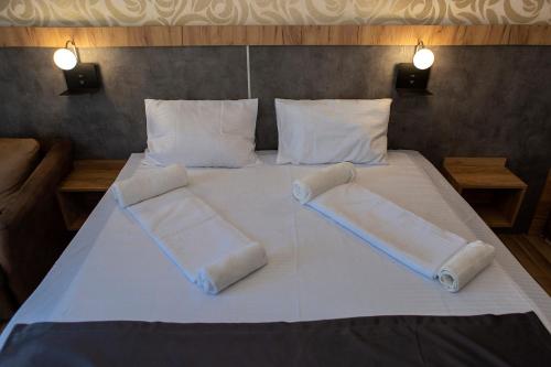 Imagen de la habitación del Hotel Toro Negro. Foto 19