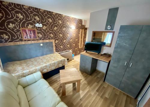 Imagen de la habitación del Hotel Toro Negro. Foto 20