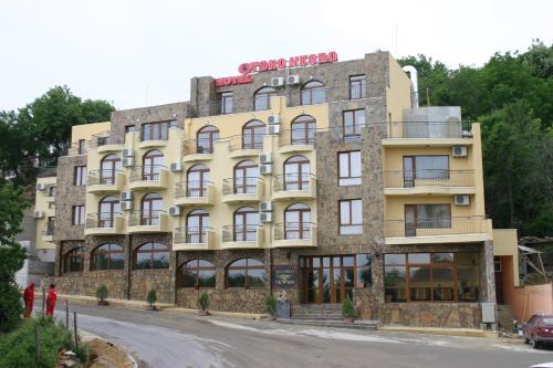 Imagen general del Hotel Toro Negro. Foto 17