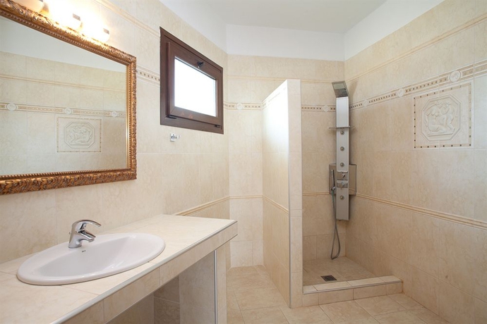 Imagen de la habitación del Hotel Toroni Blue Sea and Spa. Foto 5