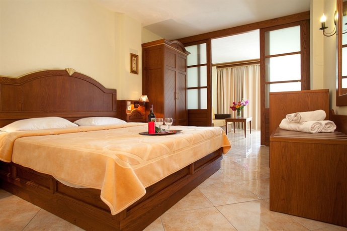 Imagen de la habitación del Hotel Toroni Blue Sea and Spa. Foto 9