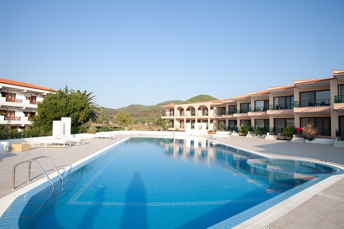 Imagen de la piscina del Hotel Toroni Blue Sea and Spa. Foto 15