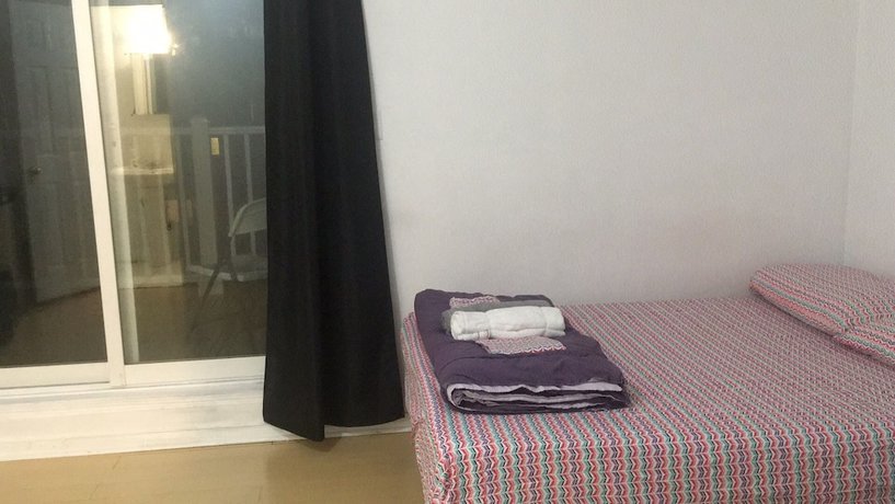 Imagen de la habitación del Hotel Toronto North Travellers Home. Foto 3