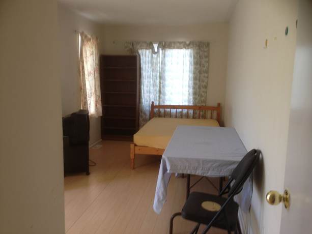 Imagen de la habitación del Hotel Toronto North Travellers Home. Foto 5