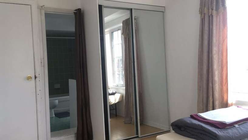 Imagen de la habitación del Hotel Toronto North Travellers Home. Foto 14