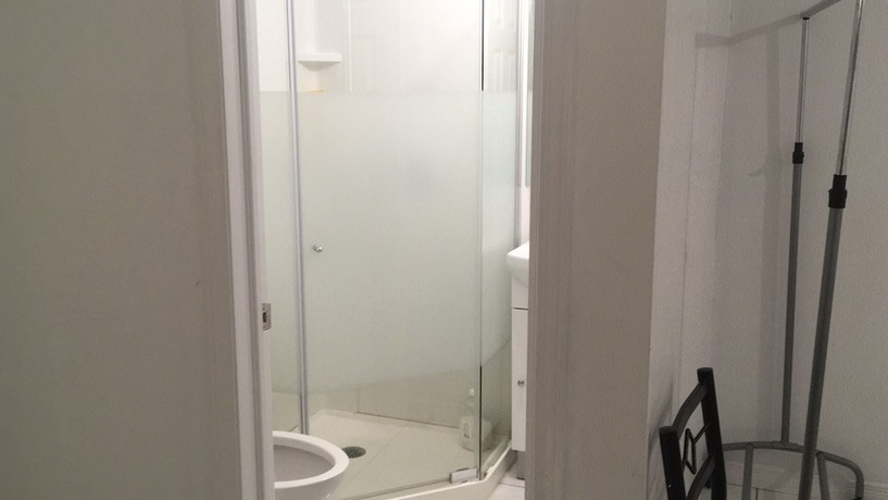 Imagen de la habitación del Hotel Toronto North Travellers Home. Foto 18