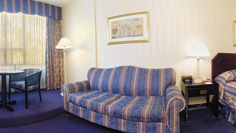 Imagen de los interiores del Hotel Toronto Plaza Airport. Foto 6