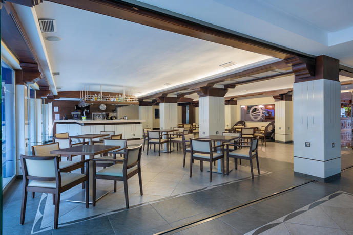 Imagen del bar/restaurante del Hotel Torre Azul and Spa - Adults Only. Foto 4