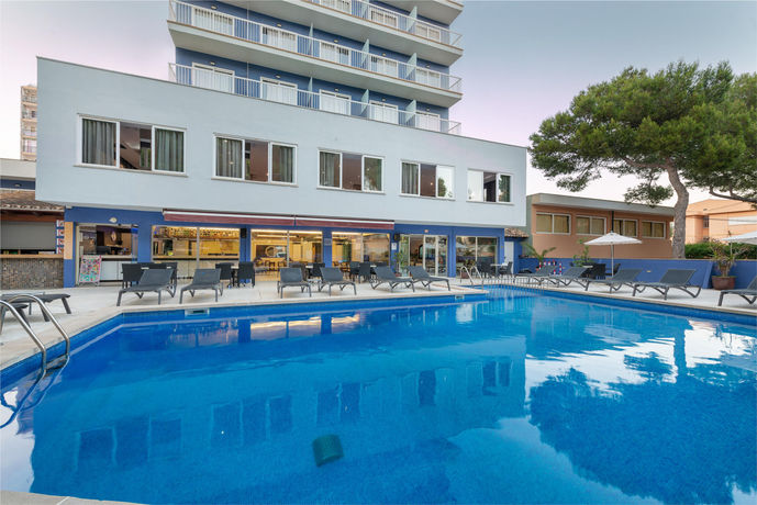 Imagen de la piscina del Hotel Torre Azul and Spa - Adults Only. Foto 17