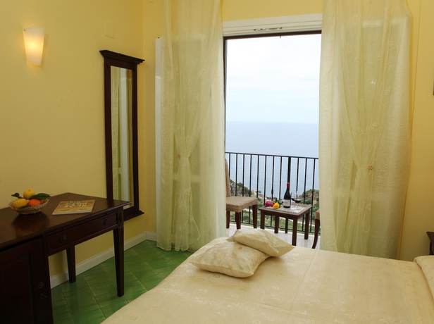 Imagen de la habitación del Hotel Torre Bennistra. Foto 8