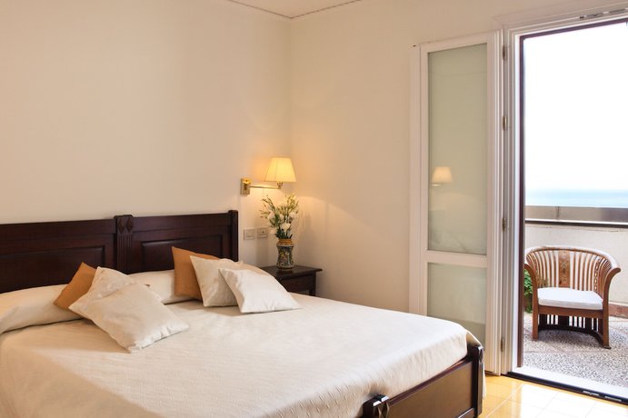 Imagen de la habitación del Hotel Torre Bennistra. Foto 10