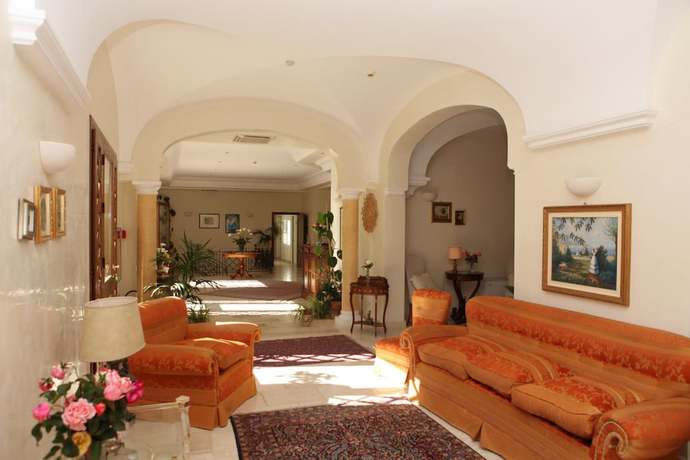 Imagen de los interiores del Hotel Torre Bennistra. Foto 20