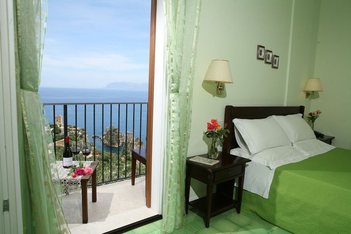 Imagen de la habitación del Hotel Torre Bennistra. Foto 14