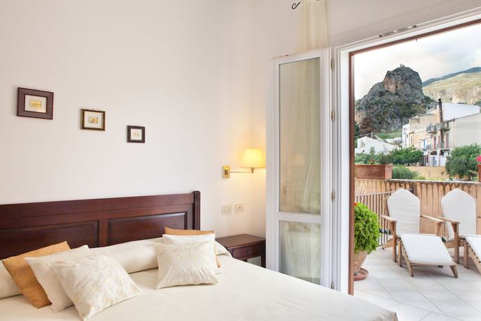 Imagen de la habitación del Hotel Torre Bennistra. Foto 15