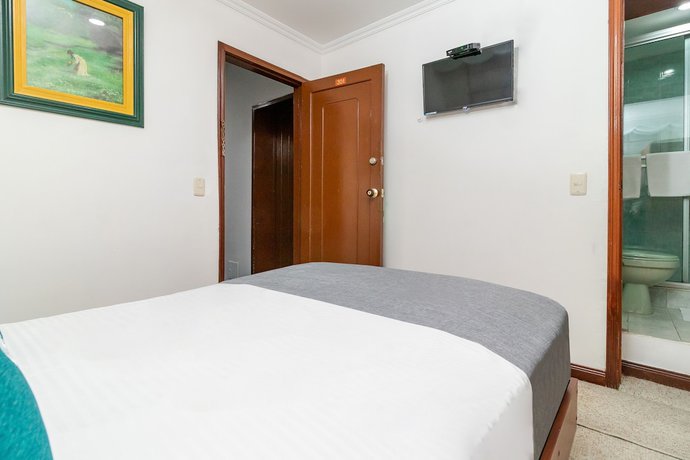 Imagen de la habitación del Hotel Torre Colpatria. Foto 13