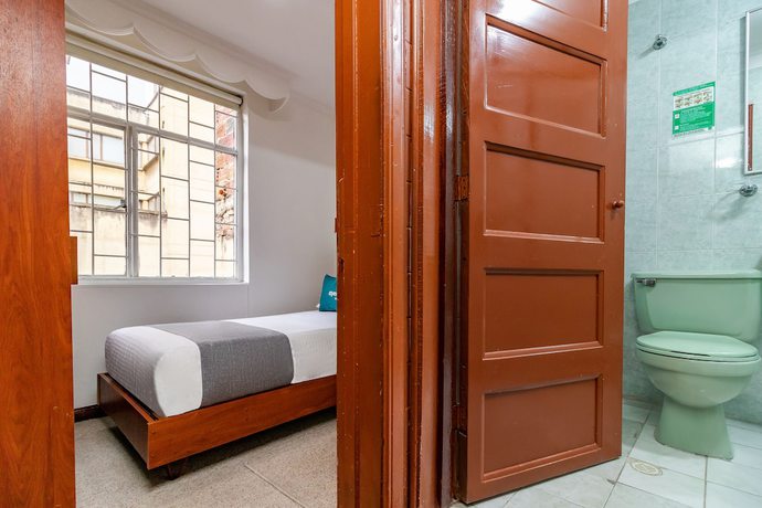 Imagen de la habitación del Hotel Torre Colpatria. Foto 17