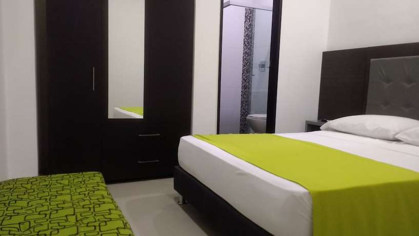Imagen de la habitación del Hotel Torre Coral. Foto 5