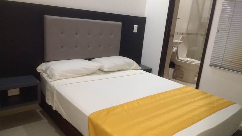 Imagen de la habitación del Hotel Torre Coral. Foto 11