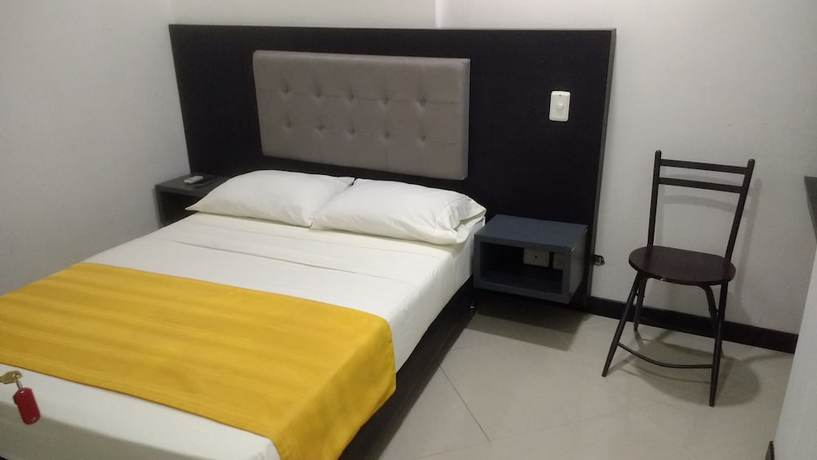 Imagen de la habitación del Hotel Torre Coral. Foto 17