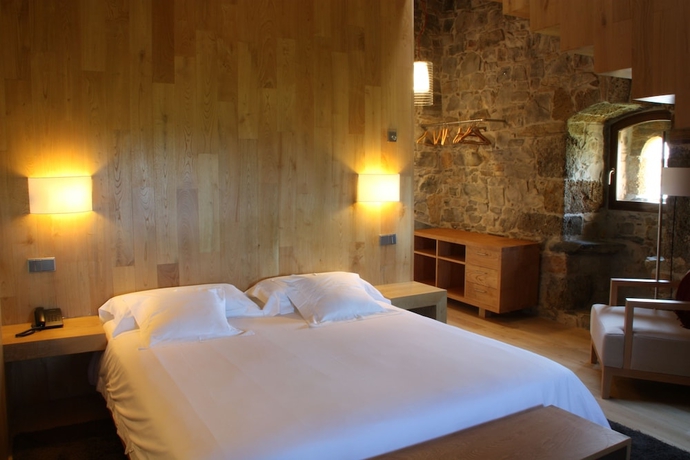 Imagen de la habitación del Hotel Torre De Villademoros. Foto 12