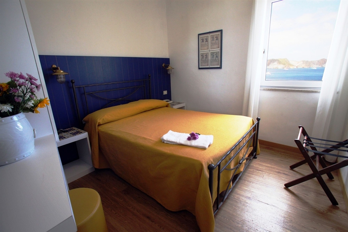 Imagen de la habitación del Hotel Torre Dei Borboni. Foto 7