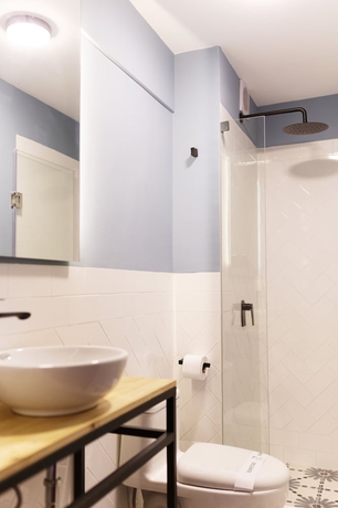 Imagen de la habitación del Hotel Torre Dorada. Foto 13