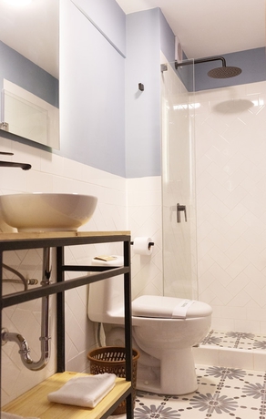 Imagen de la habitación del Hotel Torre Dorada. Foto 15