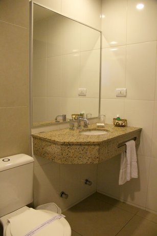 Imagen de la habitación del Hotel Torre Ejecutivo. Foto 11