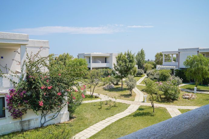 Imagen de los exteriores del Hotel Torre Guaceto Greenblu Resort. Foto 11