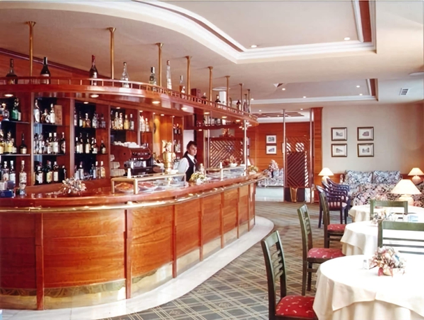 Imagen del bar/restaurante del Hotel Torre Hogar. Foto 8