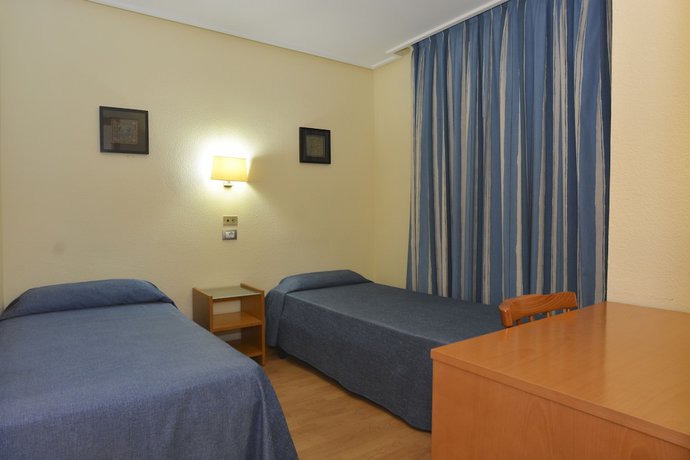 Imagen de la habitación del Hotel Torre Joven. Foto 2