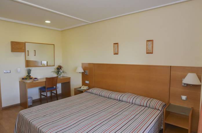 Imagen de la habitación del Hotel Torre Joven. Foto 7