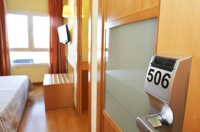 Imagen de la habitación del Hotel Torre Joven. Foto 17