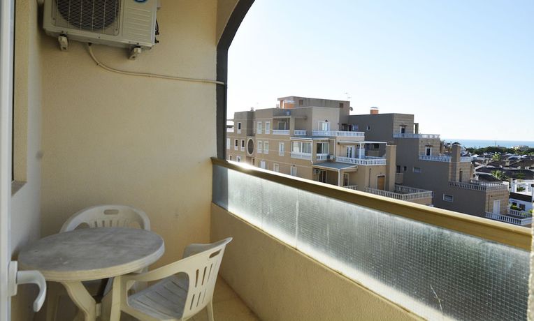 Imagen de la habitación del Hotel Torre Joven. Foto 19