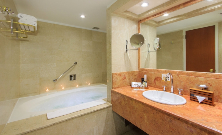 Imagen general del Hotel Torre Monserrate. Foto 13