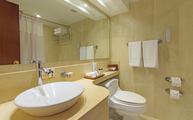 Imagen general del Hotel Torre Monserrate. Foto 14